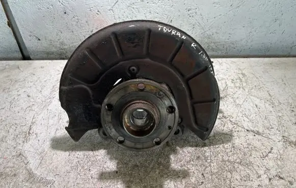 Volkswagen Touran II Front wheel hub