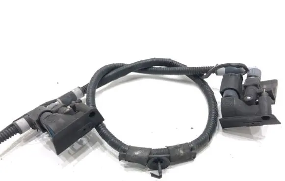 BMW X6 E71 Windshield washer spray nozzle 