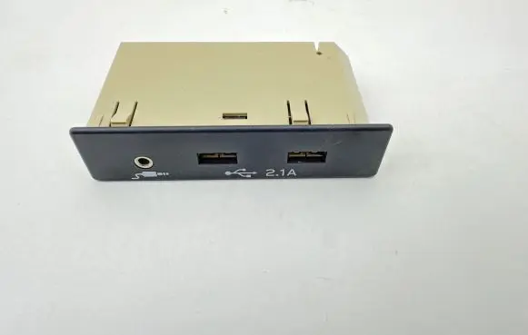 Subaru Outback (BT) USB socket connector 86257AN00A