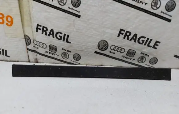 Volkswagen PASSAT B6 Dashboard glove box trim 3C0858336F