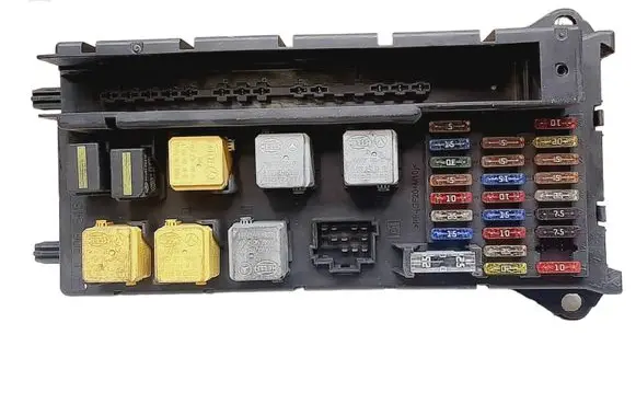 Mercedes-Benz Sprinter W906 Fuse module 518817408 A9065454001