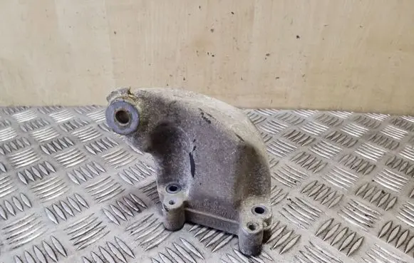 Mercedes-Benz ML W164 Engine mounting bracket A6422230304