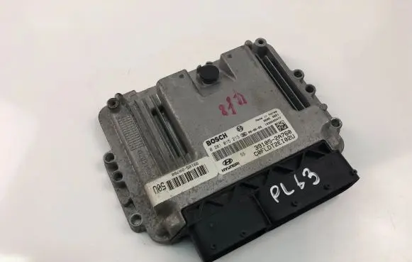 Hyundai i30 Engine control unit/module 391052A760