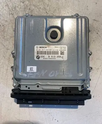 BMW 5 F10 F11 Engine control unit/module 8513250 0281017648