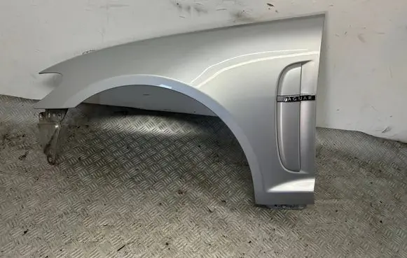 Jaguar XF X250 Fender 