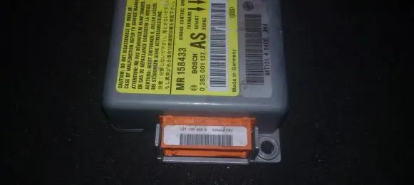 Mitsubishi Carisma Airbag control unit/module mr158433 0285001127