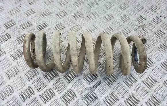 Suzuki Grand Vitara II Front coil spring 