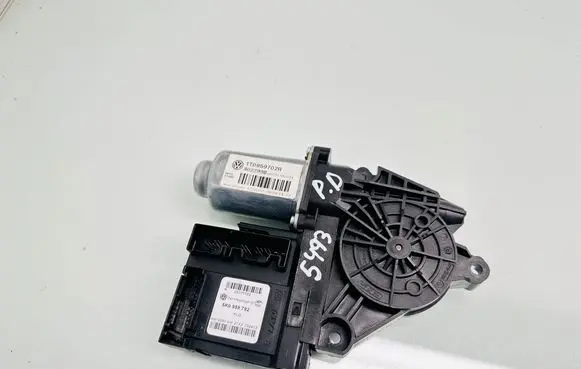 Volkswagen Touran II Front door window regulator motor 1T0959702R 402299B 5K0959792