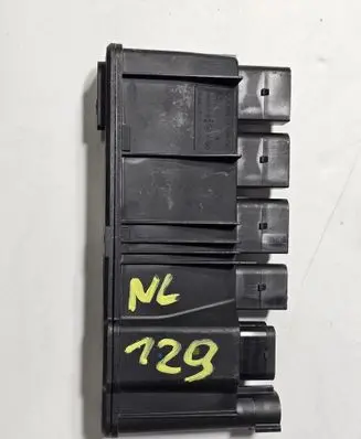 BMW 4 G22 G23 G24 G26 Ignition amplifier control unit 8638551