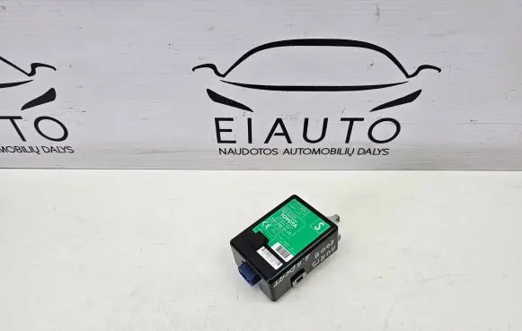 Toyota Auris 150 Door central lock control unit/module 8974002010 61B301000