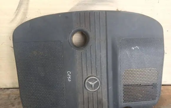 Mercedes-Benz C W204 Engine cover (trim) A6510102167 R171504
