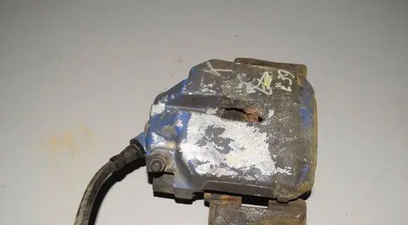 BMW 5 E39 Front brake caliper