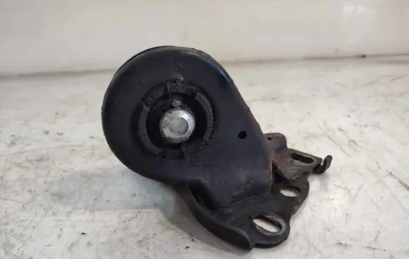 Mini One - Cooper Coupe R56 Engine mount bracket