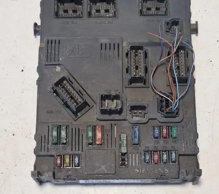 Peugeot 206 Fuse box set 9646777380 S118085210 BSIE0200
