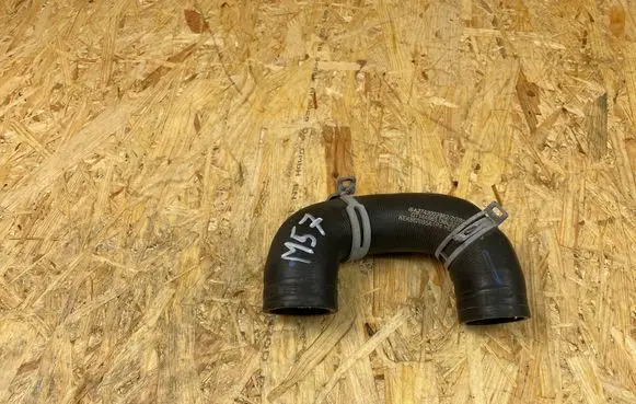 Engine coolant pipe/hose