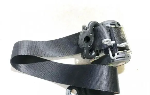 Ford Focus Front seatbelt 560626601