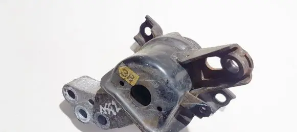 Toyota RAV 4 (XA30) Engine mount bracket