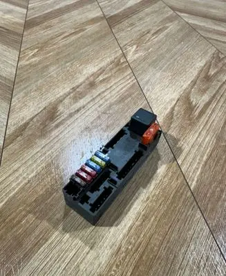 Mercedes-Benz CLK A208 C208 Fuse module A0005400072 05376100 501411