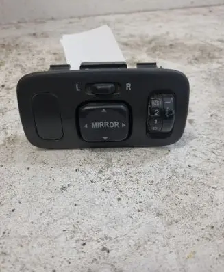 Toyota Yaris Wing mirror switch