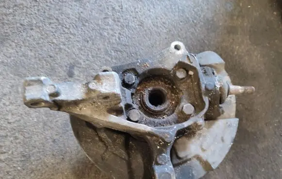 Hyundai Tucson JM Front wheel hub