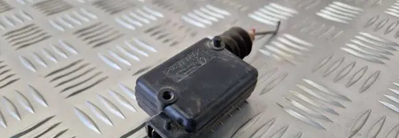 Renault Scenic I Central locking motor B241199