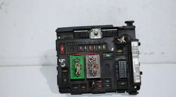 Citroen C4 I Picasso Fuse module 9635259780