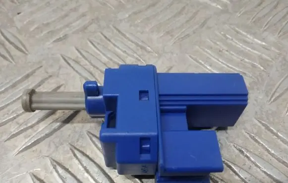 Clutch pedal sensor