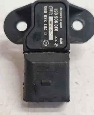 Volkswagen Golf V Air pressure sensor 0261230095