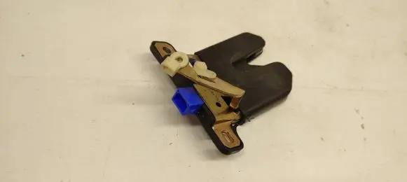 Audi A6 S6 C5 4B Tailgate/trunk/boot lock/catch/latch 4B5827505D