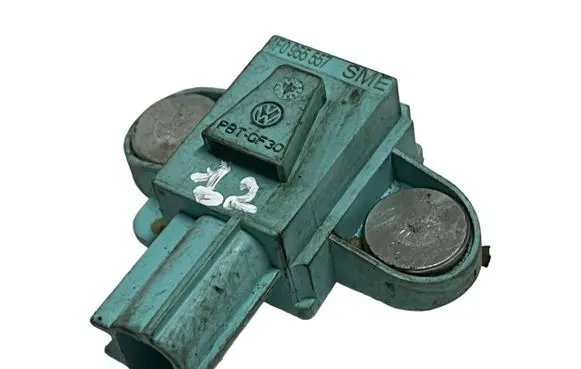 Audi A6 S6 C6 4F Airbag deployment crash/impact sensor 4F0955557