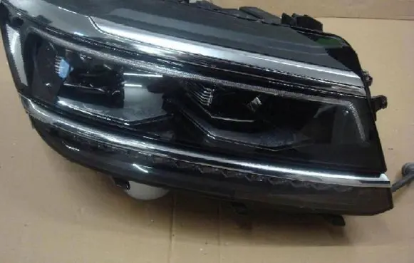 Volkswagen Tiguan Headlight/headlamp 5NB941082A