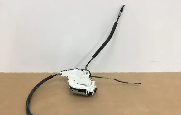 Maserati Ghibli Rear door lock 68203009AA P4013602302 080214
