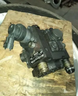 Hyundai i40 Fuel injection high pressure pump 331002A420