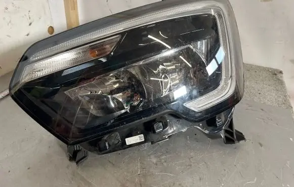 Renault Master III Headlight/headlamp 260607867R 06062022