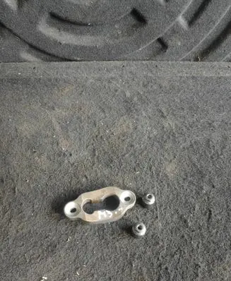Mazda 3 II Fuel Injector clamp holder