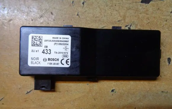 Opel Mokka Door central lock control unit/module 13503204