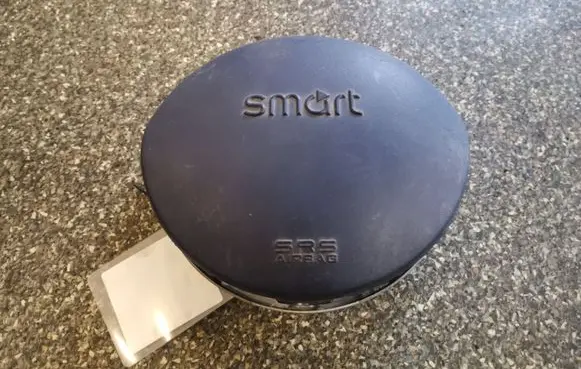 Smart ForTwo I Steering wheel airbag