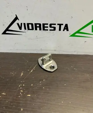 Audi A5 8T 8F Front door lock loop/hook striker 8T0837033