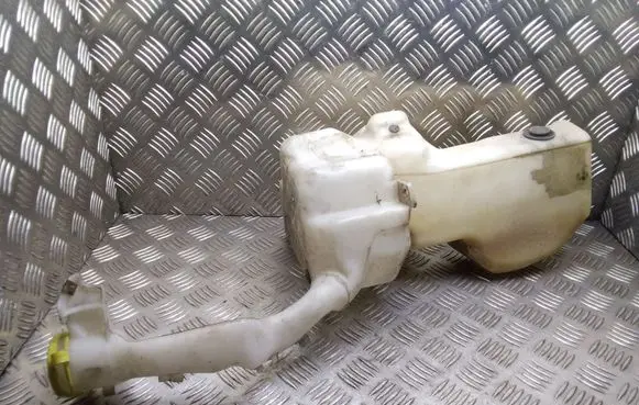Windshield washer fluid reservoir/tank