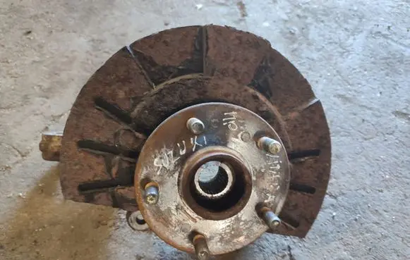 Suzuki Grand Vitara II Front wheel hub