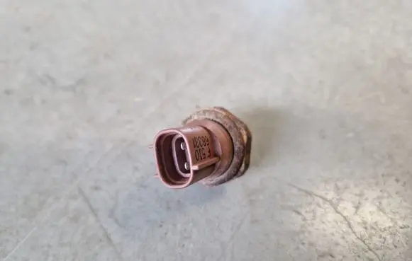 Air conditioning (A/C) pressure sensor