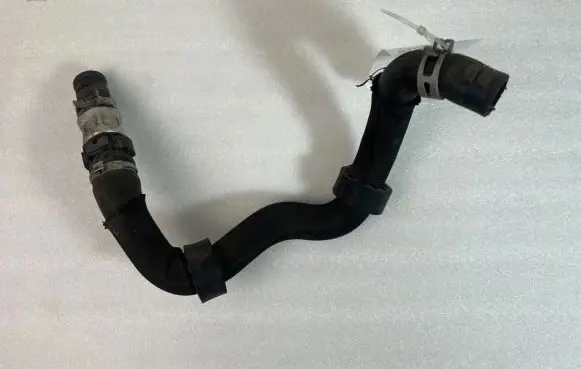 Nissan X-Trail T32 Engine coolant pipe/hose