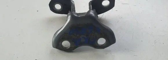 Toyota Verso Front door lower hinge 