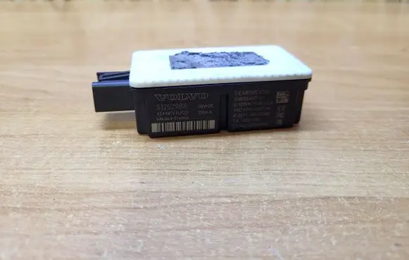 Volvo XC70 Door central lock control unit/module 31252988 S180036007