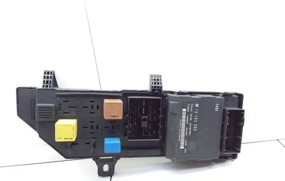 Opel Vectra C Central body control module 13193590 13223678