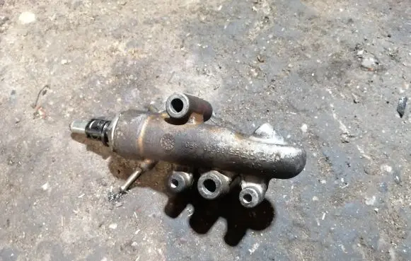 Clutch slave cylinder