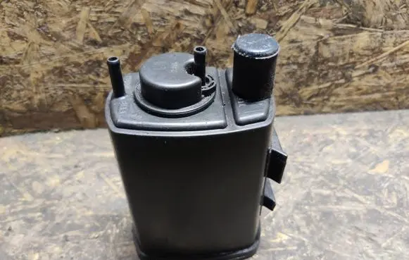Suzuki Alto Active carbon filter fuel vapour canister 