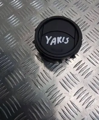 Toyota Yaris Dashboard side air vent grill/cover trim