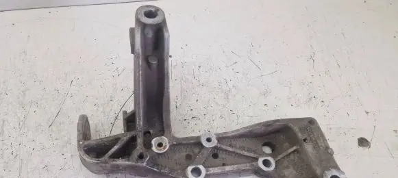 Skoda Octavia Mk2 (1Z) Front lower control arm/wishbone 1K0199296E