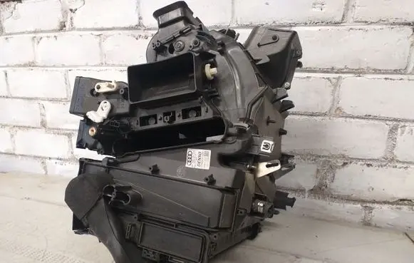 Audi A6 S6 C6 4F Interior heater climate box assembly 4F1820351AA